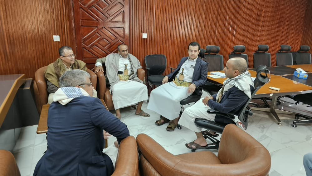 مناقشة أوجه التعاون بين هيئة الأوقاف والإرشاد ووزارة الاتصالات وتقنية المعلومات